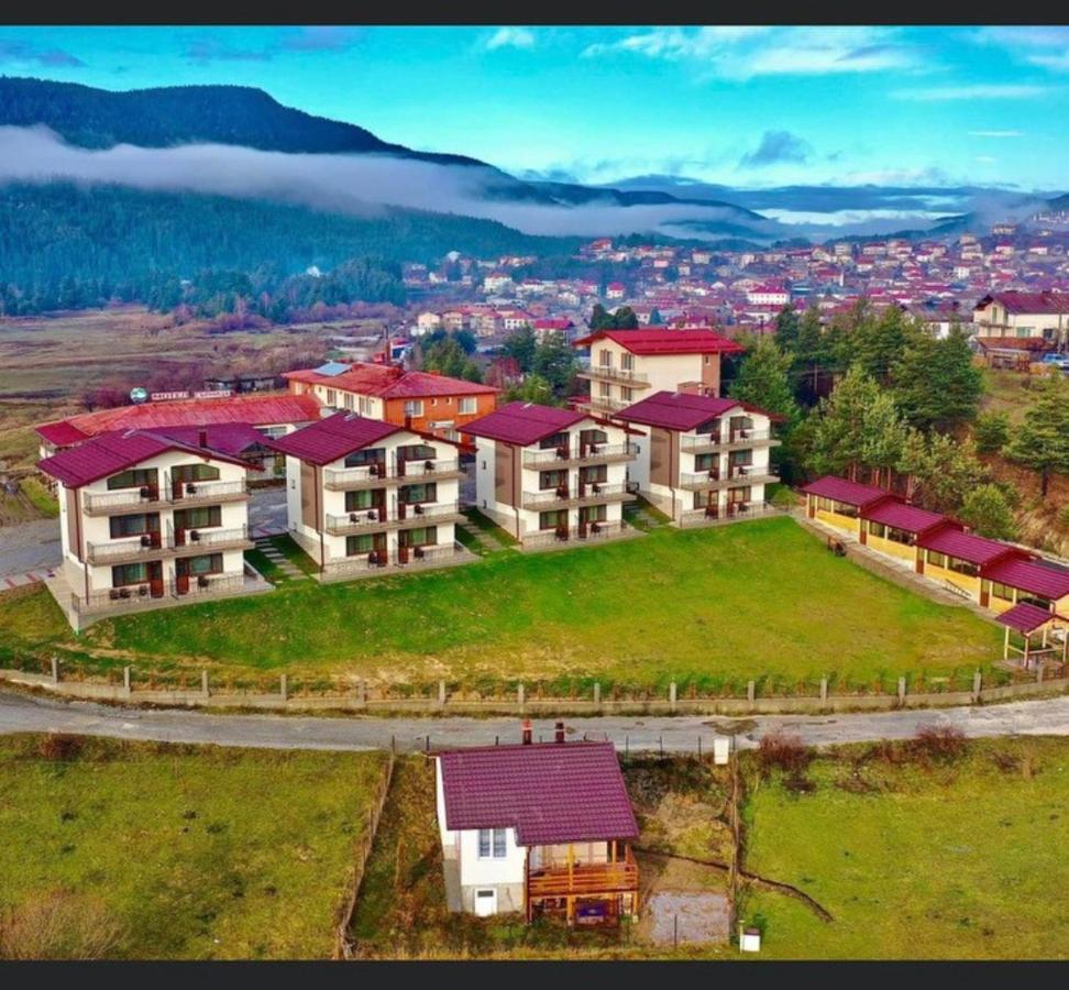 Вили Елеганс Сърница Exterior photo